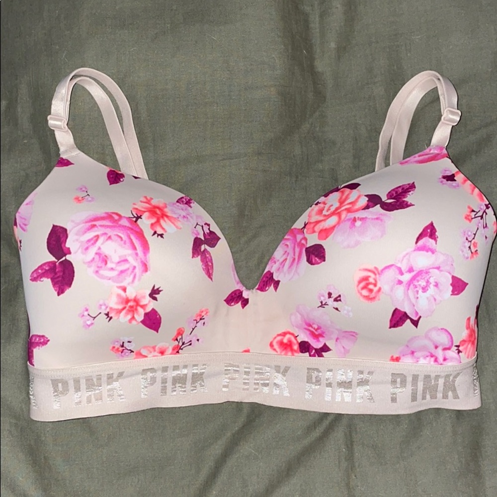 PINK Victoria’s Secret Wear Everywhere bra